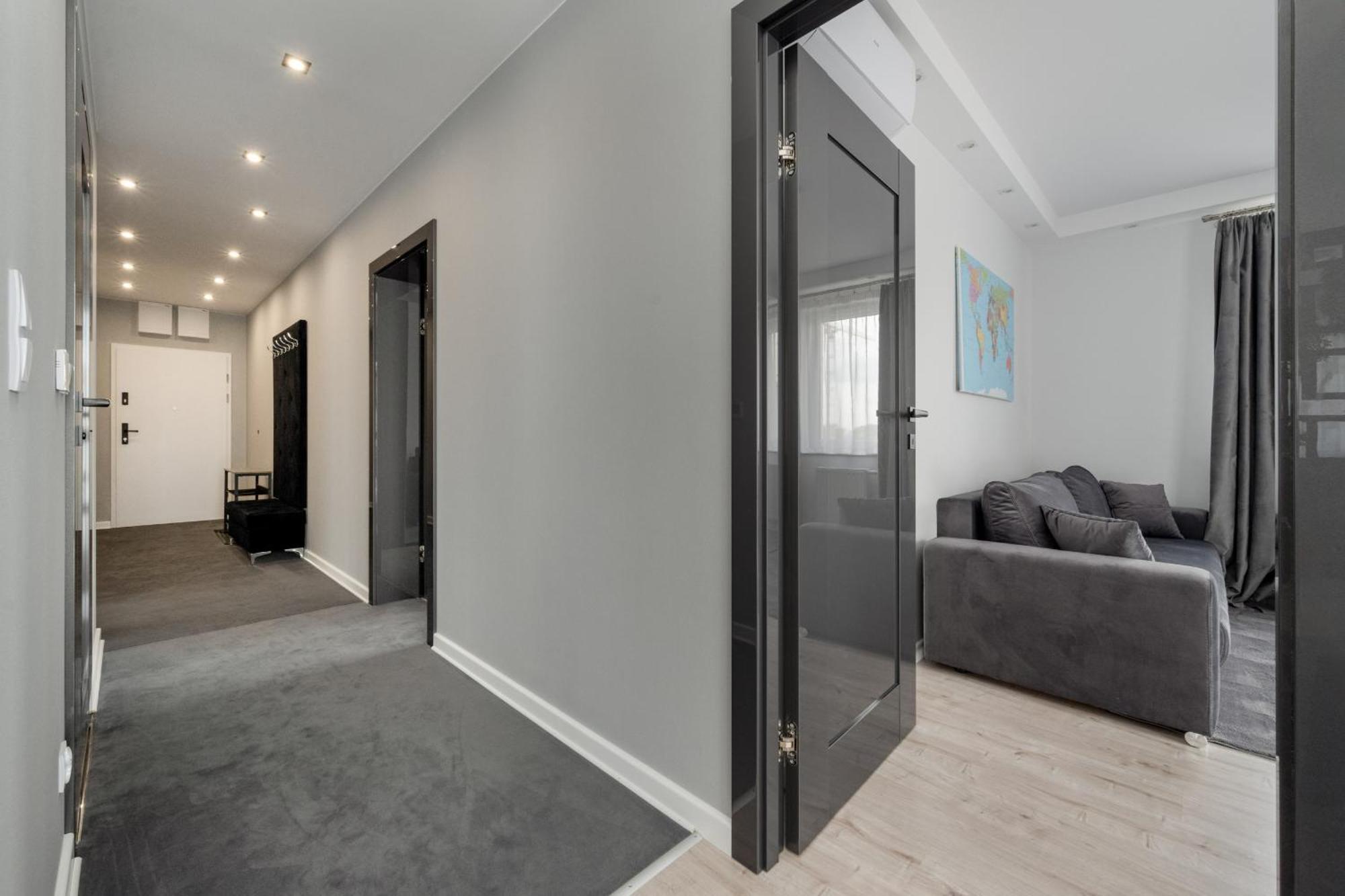 Luksusowy Apartament Z 3 Sypialniami, Klimatyzacja, Parkingiem I Biurkiem We Wroclawiu By Renters Prestige المظهر الخارجي الصورة