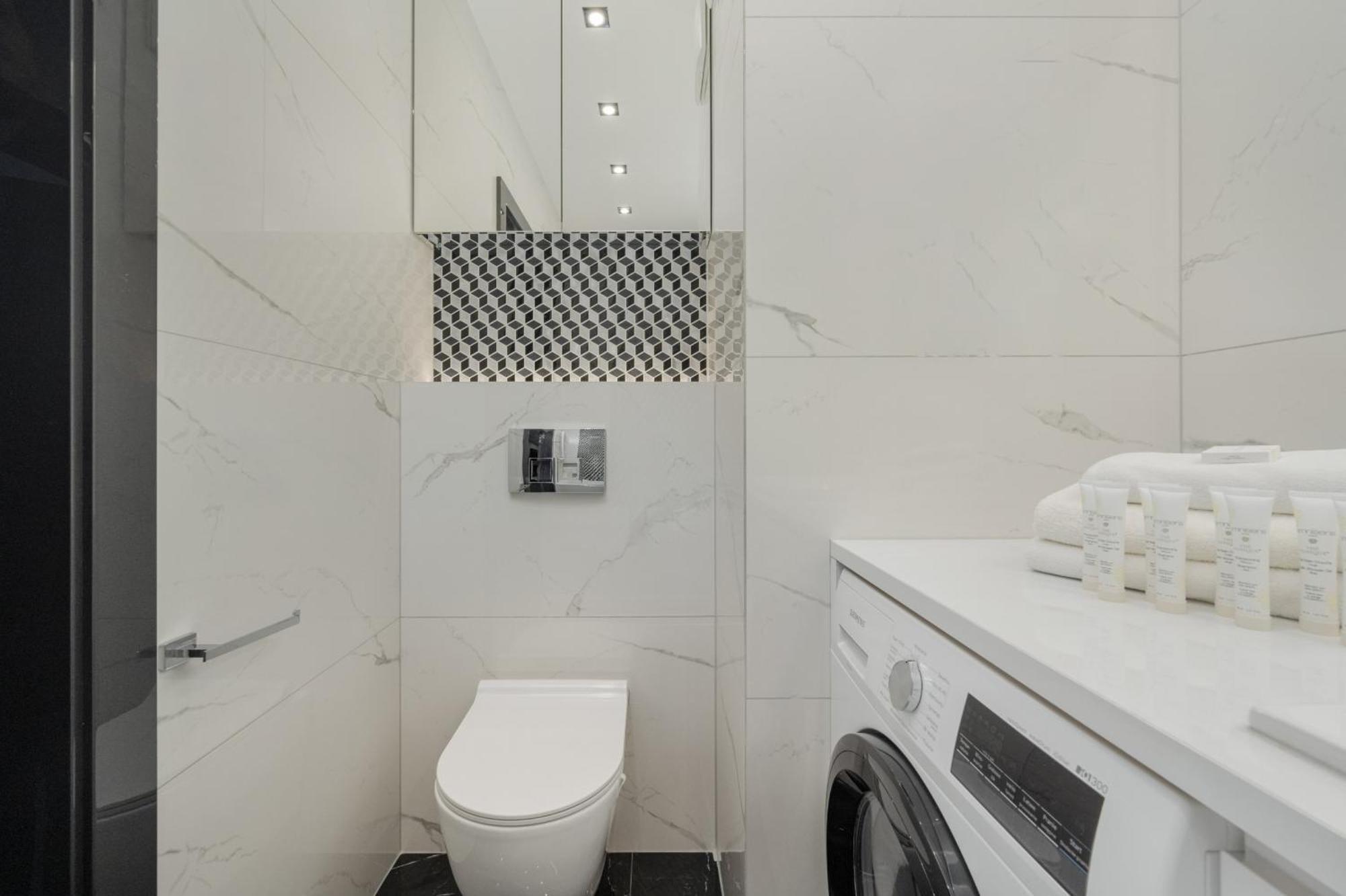 Luksusowy Apartament Z 3 Sypialniami, Klimatyzacja, Parkingiem I Biurkiem We Wroclawiu By Renters Prestige المظهر الخارجي الصورة