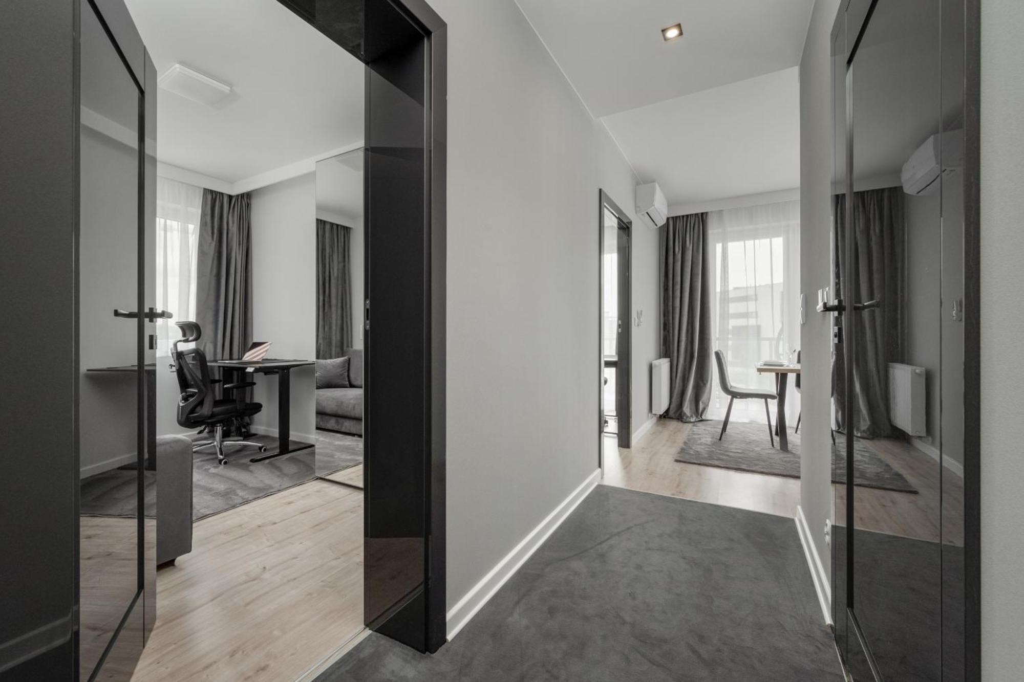 Luksusowy Apartament Z 3 Sypialniami, Klimatyzacja, Parkingiem I Biurkiem We Wroclawiu By Renters Prestige المظهر الخارجي الصورة