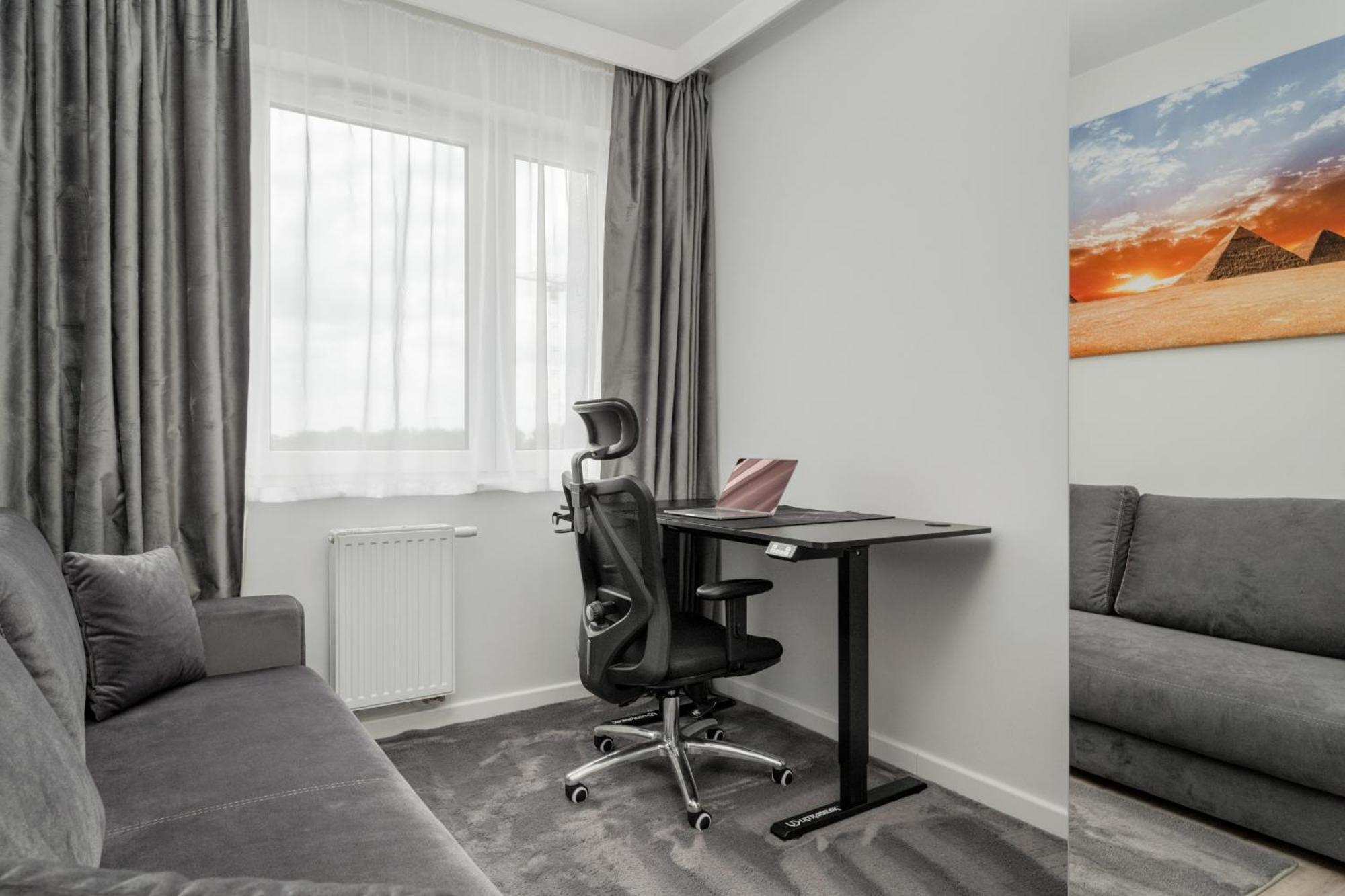 Luksusowy Apartament Z 3 Sypialniami, Klimatyzacja, Parkingiem I Biurkiem We Wroclawiu By Renters Prestige المظهر الخارجي الصورة