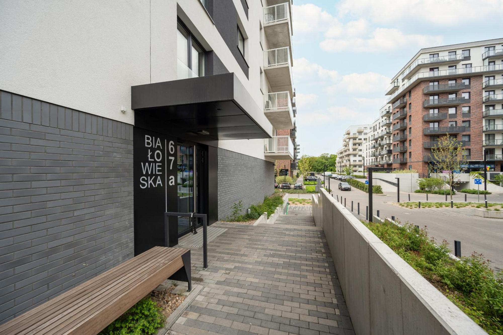 Luksusowy Apartament Z 3 Sypialniami, Klimatyzacja, Parkingiem I Biurkiem We Wroclawiu By Renters Prestige المظهر الخارجي الصورة