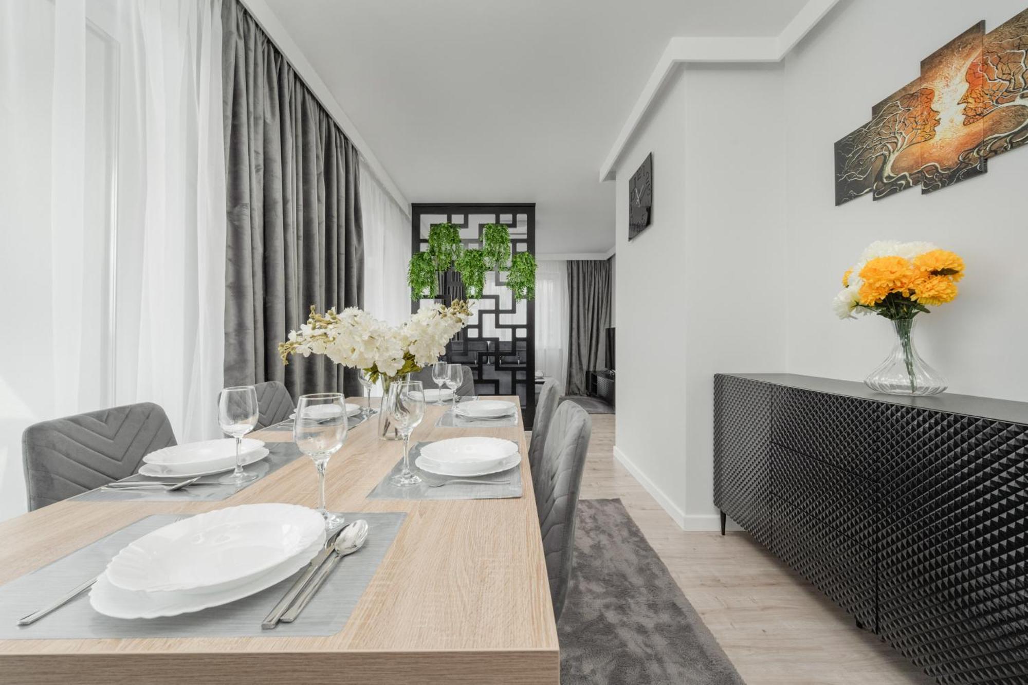 Luksusowy Apartament Z 3 Sypialniami, Klimatyzacja, Parkingiem I Biurkiem We Wroclawiu By Renters Prestige المظهر الخارجي الصورة