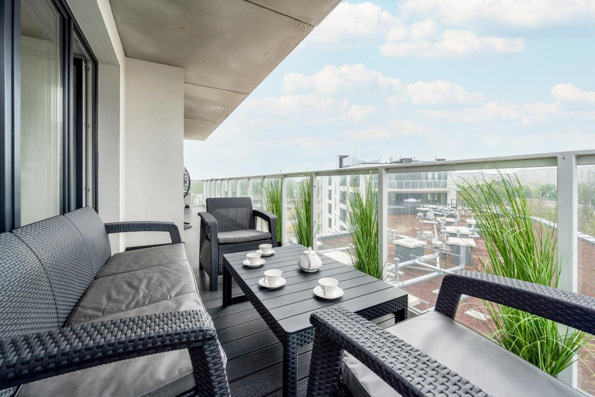 Luksusowy Apartament Z 3 Sypialniami, Klimatyzacja, Parkingiem I Biurkiem We Wroclawiu By Renters Prestige المظهر الخارجي الصورة