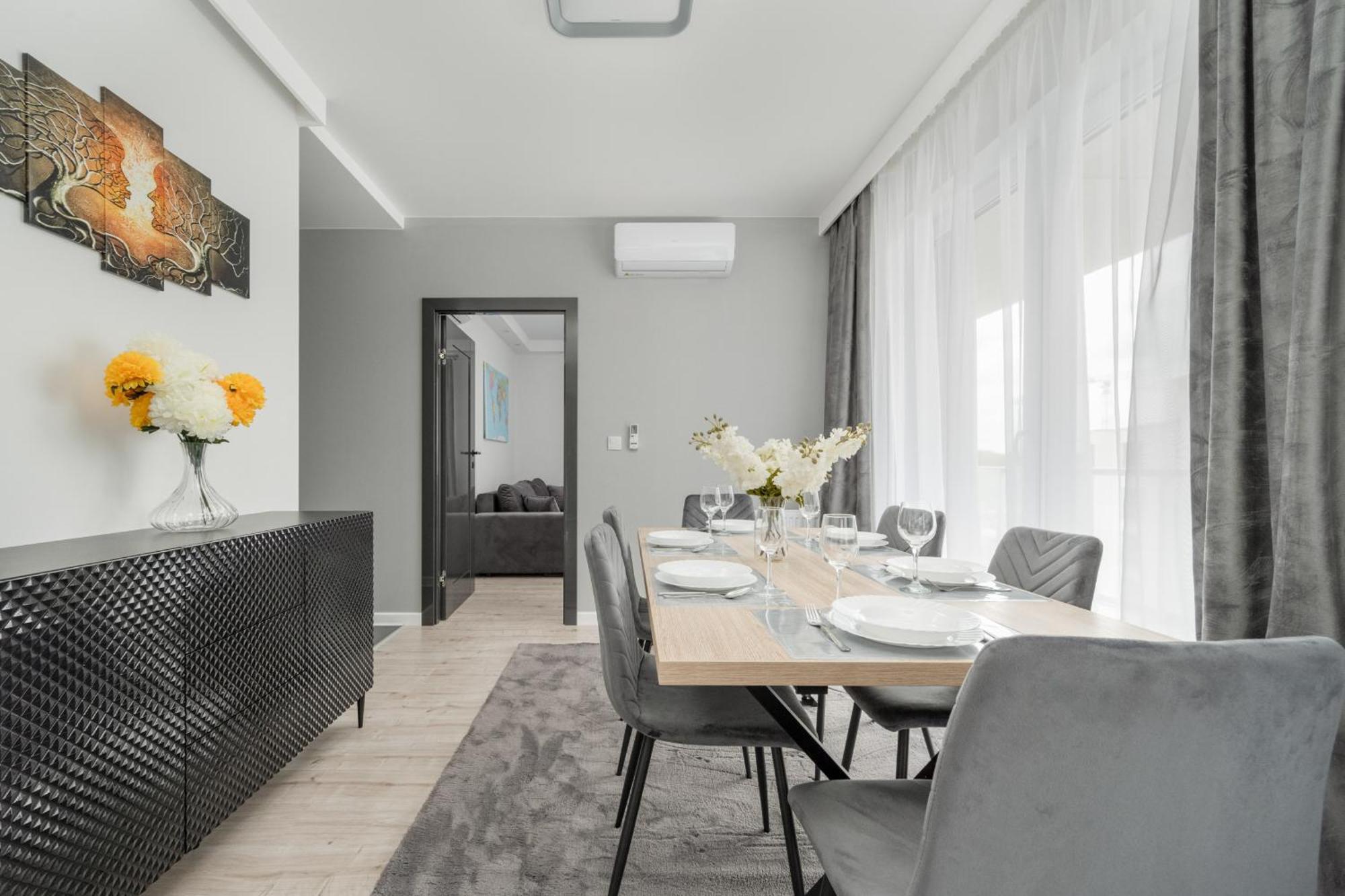 Luksusowy Apartament Z 3 Sypialniami, Klimatyzacja, Parkingiem I Biurkiem We Wroclawiu By Renters Prestige المظهر الخارجي الصورة