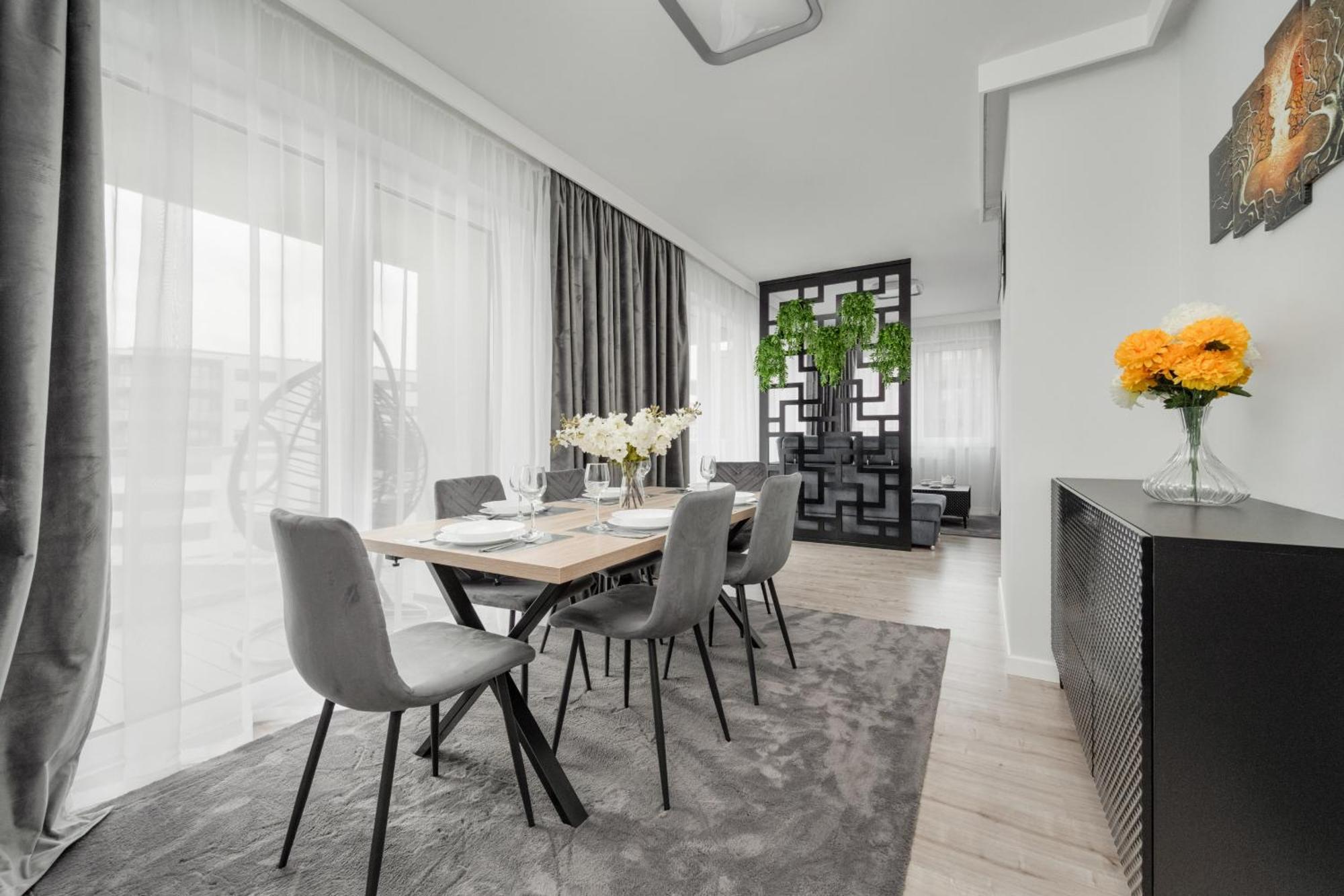 Luksusowy Apartament Z 3 Sypialniami, Klimatyzacja, Parkingiem I Biurkiem We Wroclawiu By Renters Prestige المظهر الخارجي الصورة