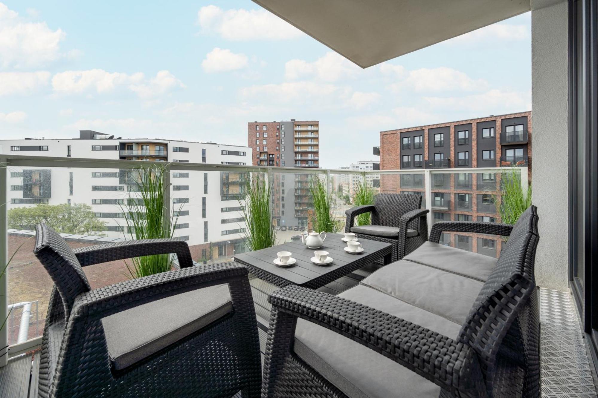 Luksusowy Apartament Z 3 Sypialniami, Klimatyzacja, Parkingiem I Biurkiem We Wroclawiu By Renters Prestige المظهر الخارجي الصورة