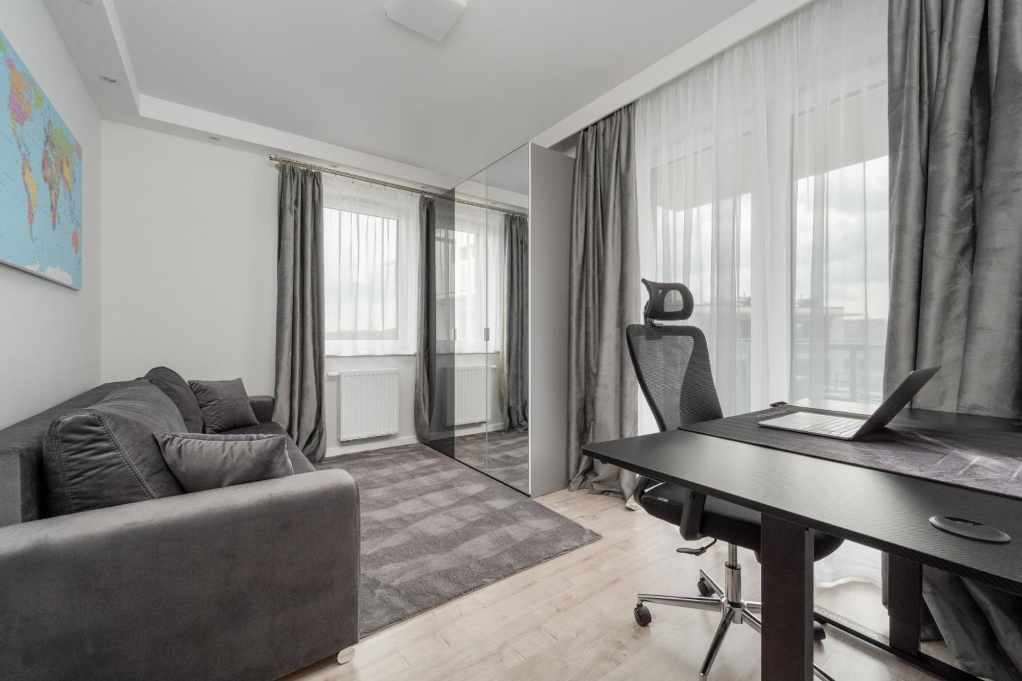 Luksusowy Apartament Z 3 Sypialniami, Klimatyzacja, Parkingiem I Biurkiem We Wroclawiu By Renters Prestige المظهر الخارجي الصورة